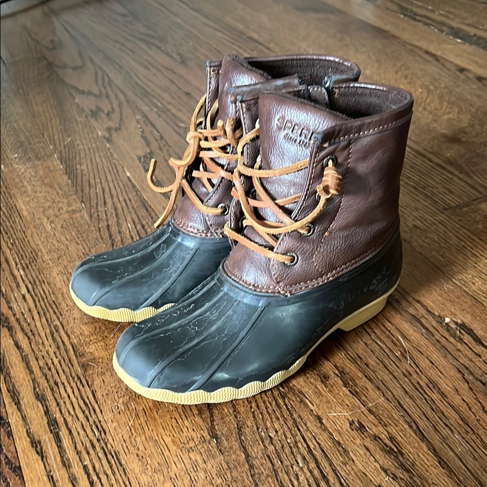 Sperry Brown and Black Kids Duck Boots with Tan Laces